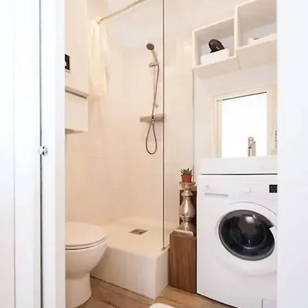 Appartement Studio Neuf Calme Lancry Triangle D Or Canal St Martin